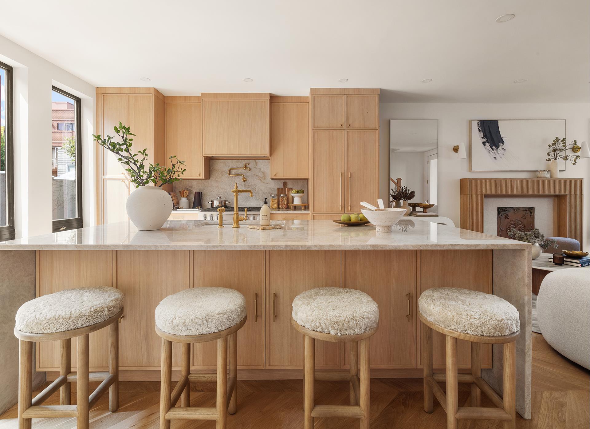 #1 photo, 305 HUMBOLDT Street, ब्रुकलीन Williamsburg , NY 11211