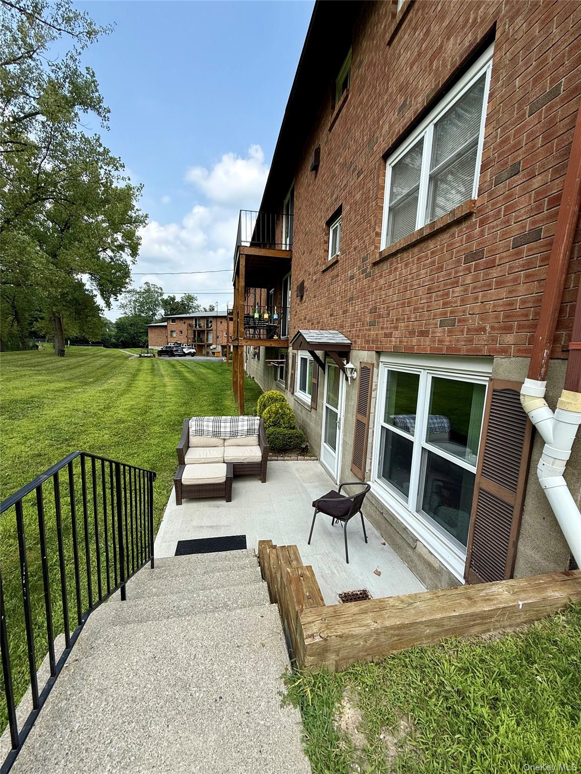 #3 photo, 909 Parr Meadow Drive, Newburgh , NY 12550