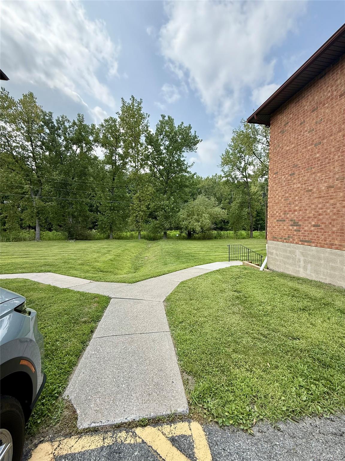 #4 photo, 909 Parr Meadow Drive, Newburgh , NY 12550