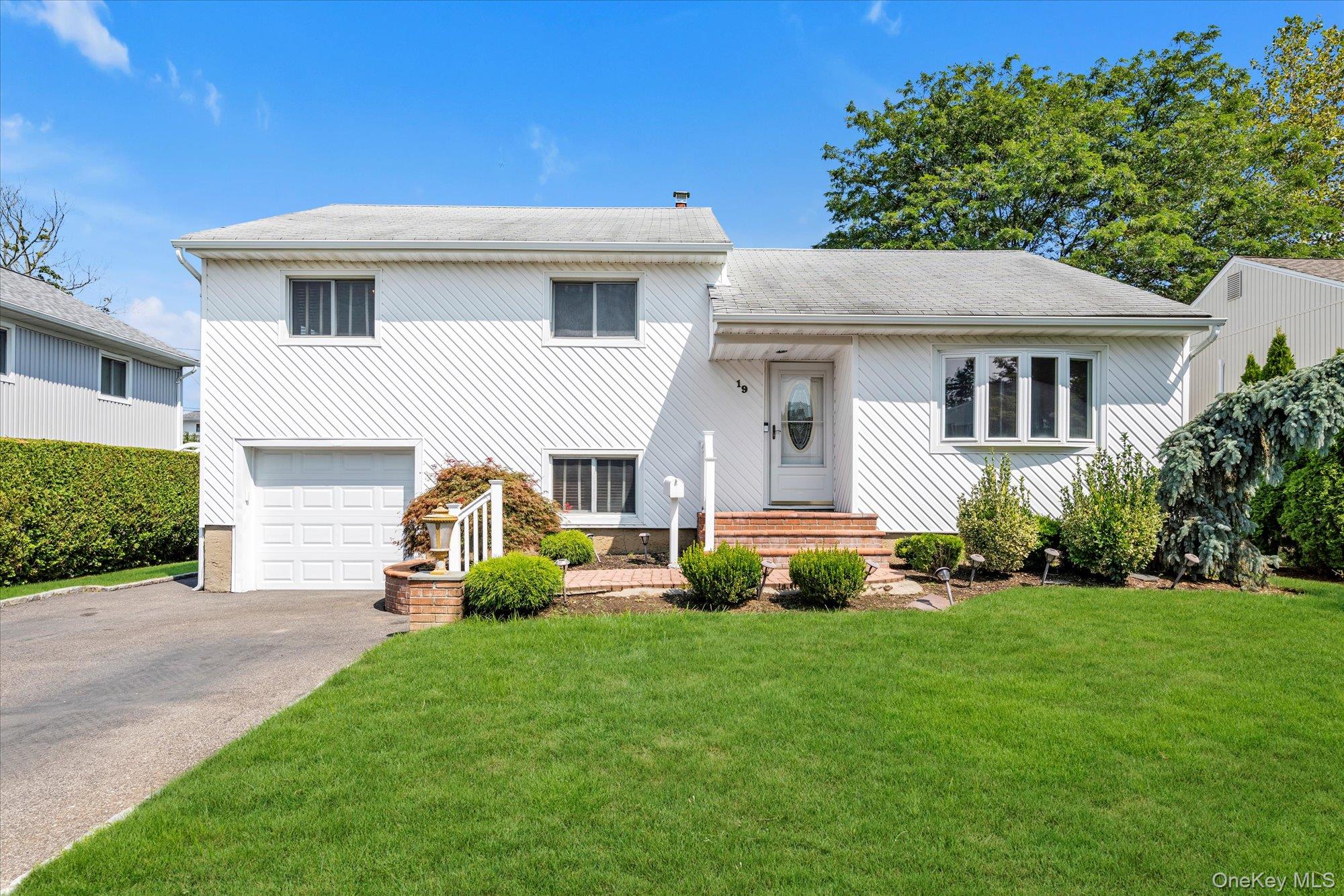#1 photo, 19 Lincrest Street, Syosset , NY 11791