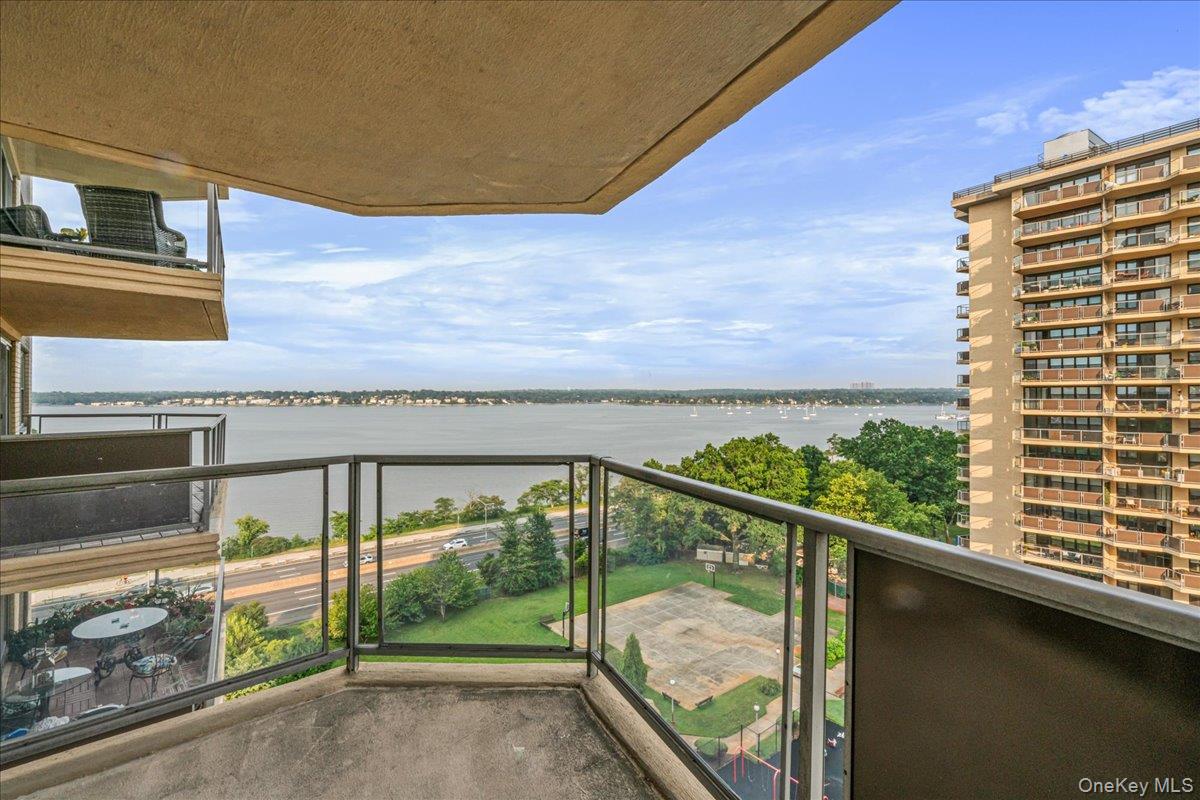 #1 photo, 17-85 215th Street, クイーンズ区 Bayside , NY 11360