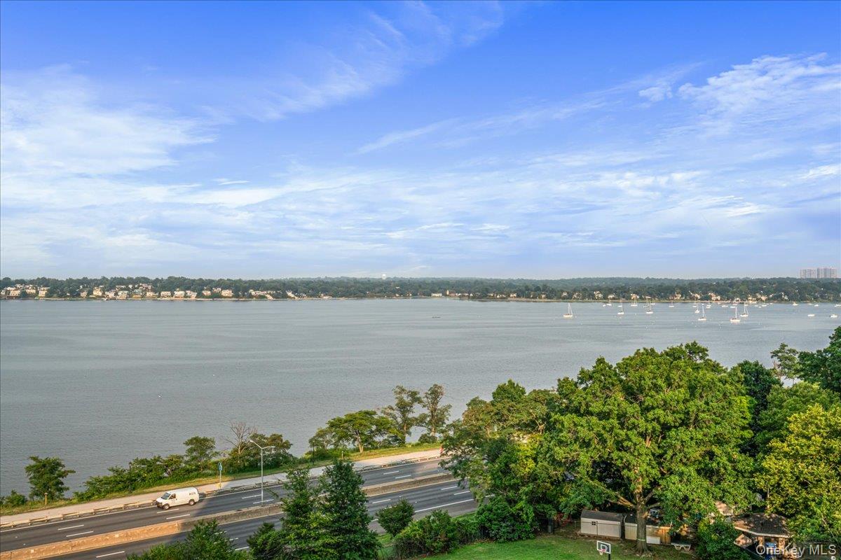 #3 photo, 17-85 215th Street, クイーンズ区 Bayside , NY 11360