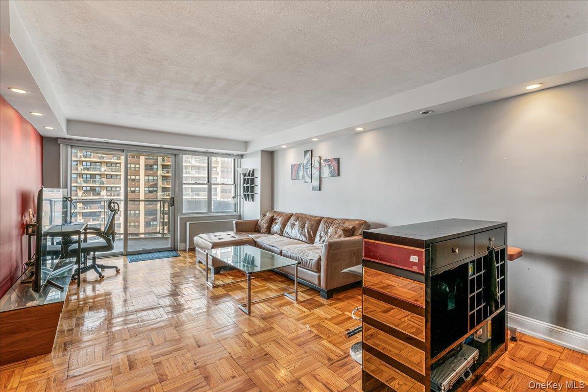 #7 photo, 17-85 215th Street, クイーンズ区 Bayside , NY 11360