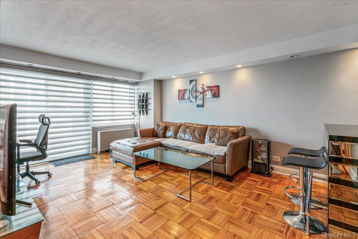 #9 photo, 17-85 215th Street, クイーンズ区 Bayside , NY 11360