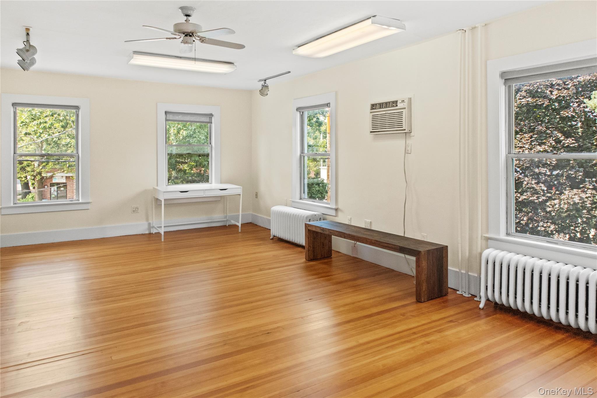 #3 photo, 708 Glen Cove Avenue, ナッソー郡 Glen Head , NY 11545