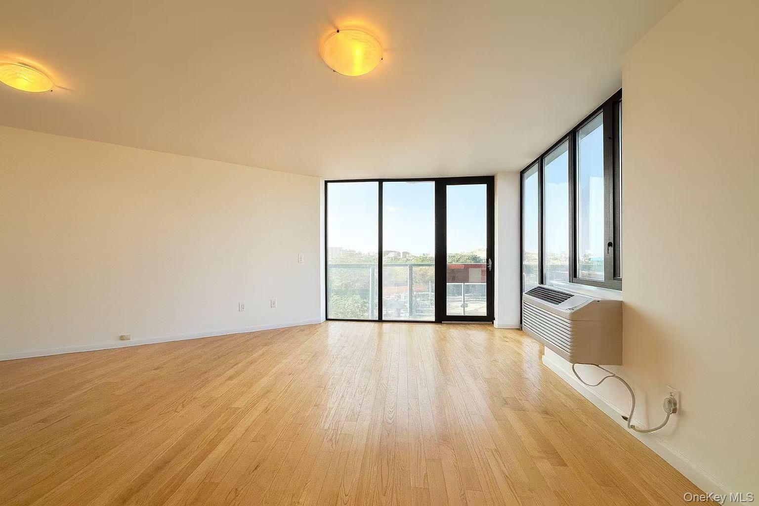 #1 photo, 6070 Woodhaven Boulevard, クイーンズ区 Elmhurst , NY 11373