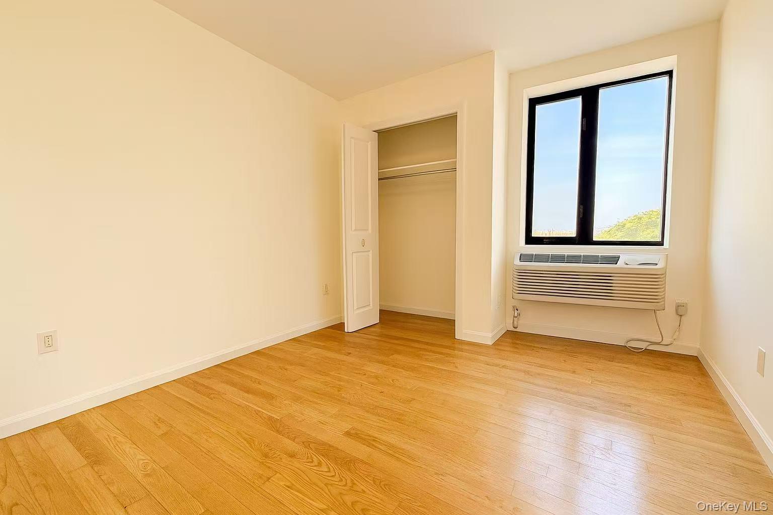 #12 photo, 6070 Woodhaven Boulevard, クイーンズ区 Elmhurst , NY 11373