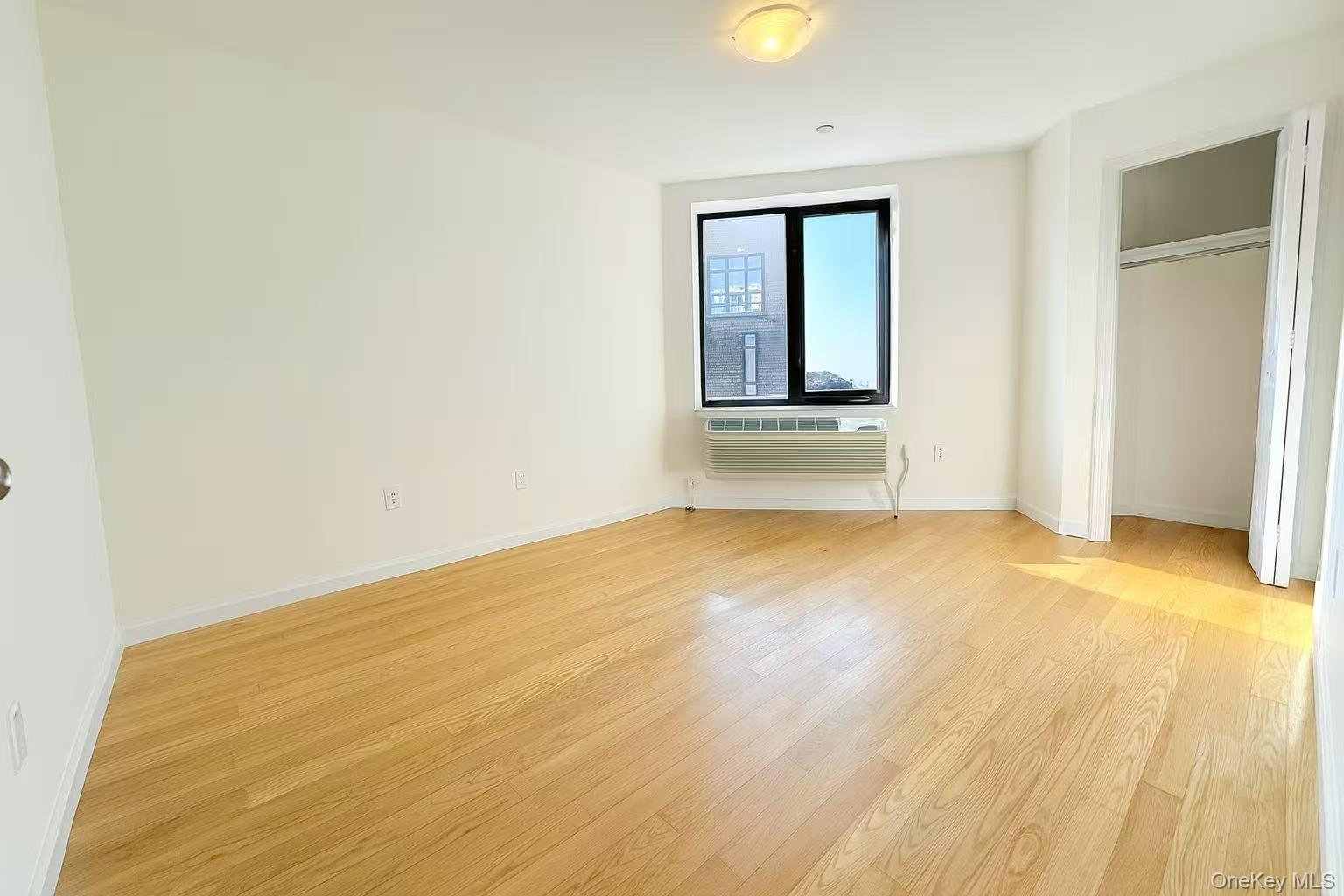 #13 photo, 6070 Woodhaven Boulevard, クイーンズ区 Elmhurst , NY 11373