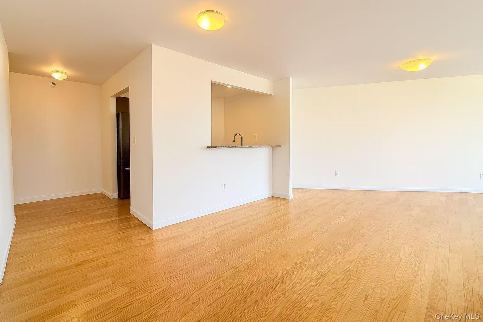 #2 photo, 6070 Woodhaven Boulevard, クイーンズ区 Elmhurst , NY 11373