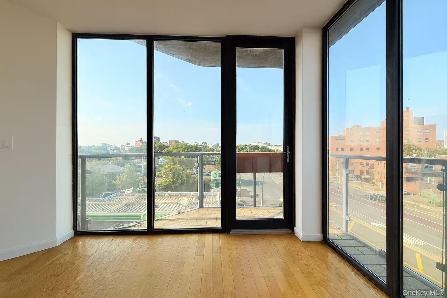 #5 photo, 6070 Woodhaven Boulevard, クイーンズ区 Elmhurst , NY 11373