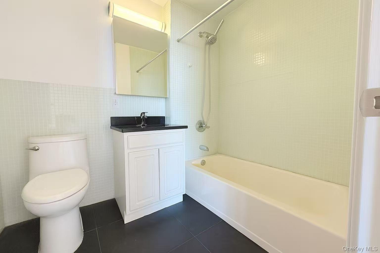 #8 photo, 6070 Woodhaven Boulevard, クイーンズ区 Elmhurst , NY 11373