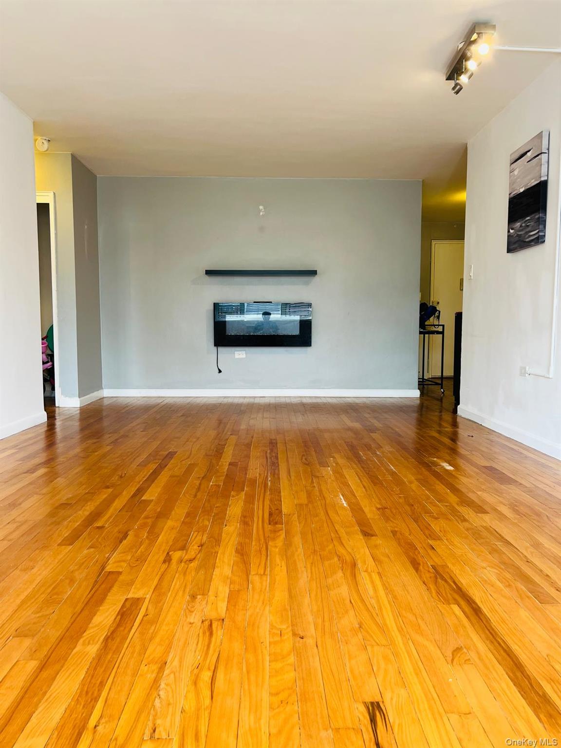 #10 photo, 9910 60th Avenue, クイーンズ区 Corona , NY 11368