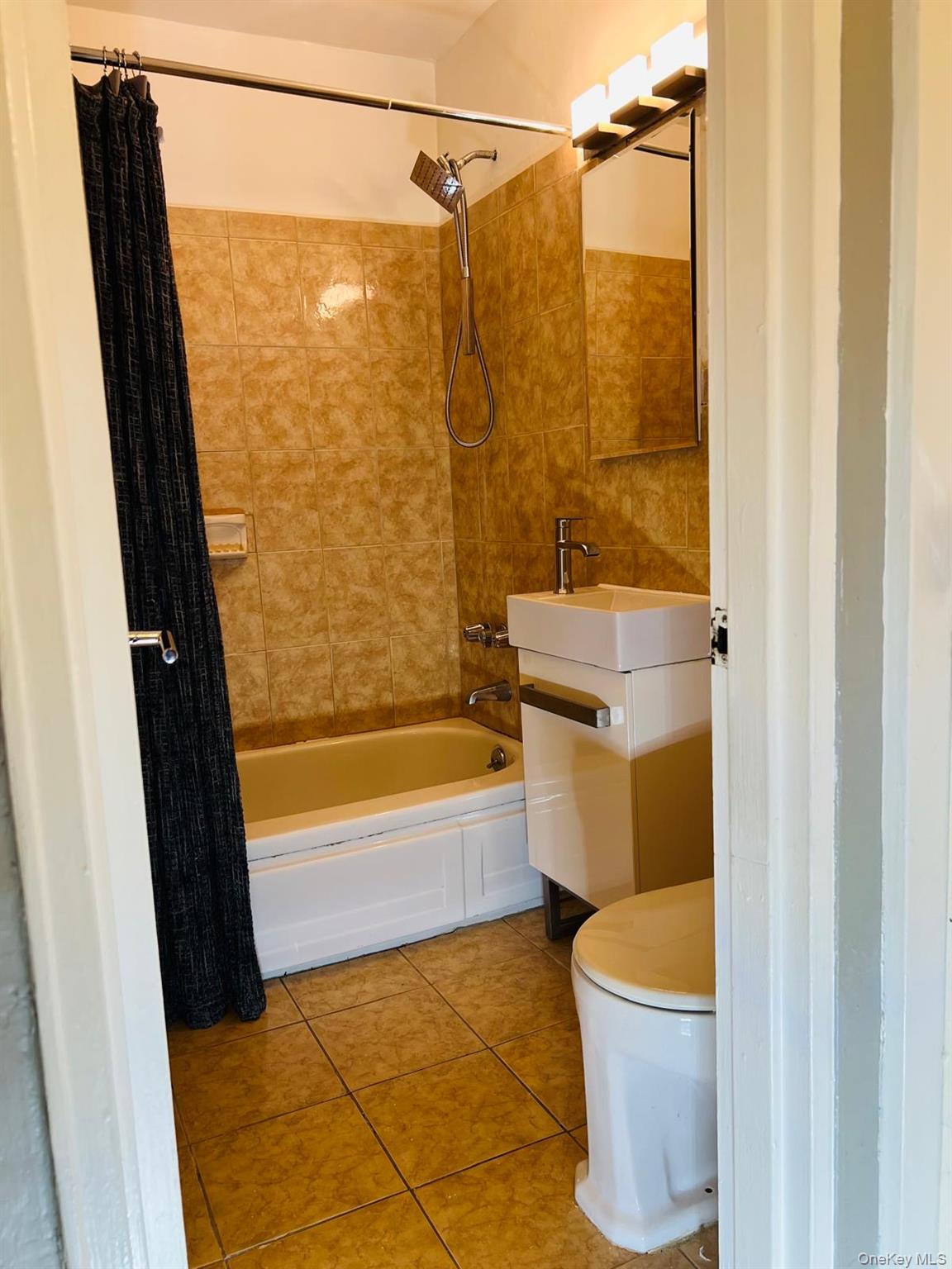 #16 photo, 9910 60th Avenue, クイーンズ区 Corona , NY 11368