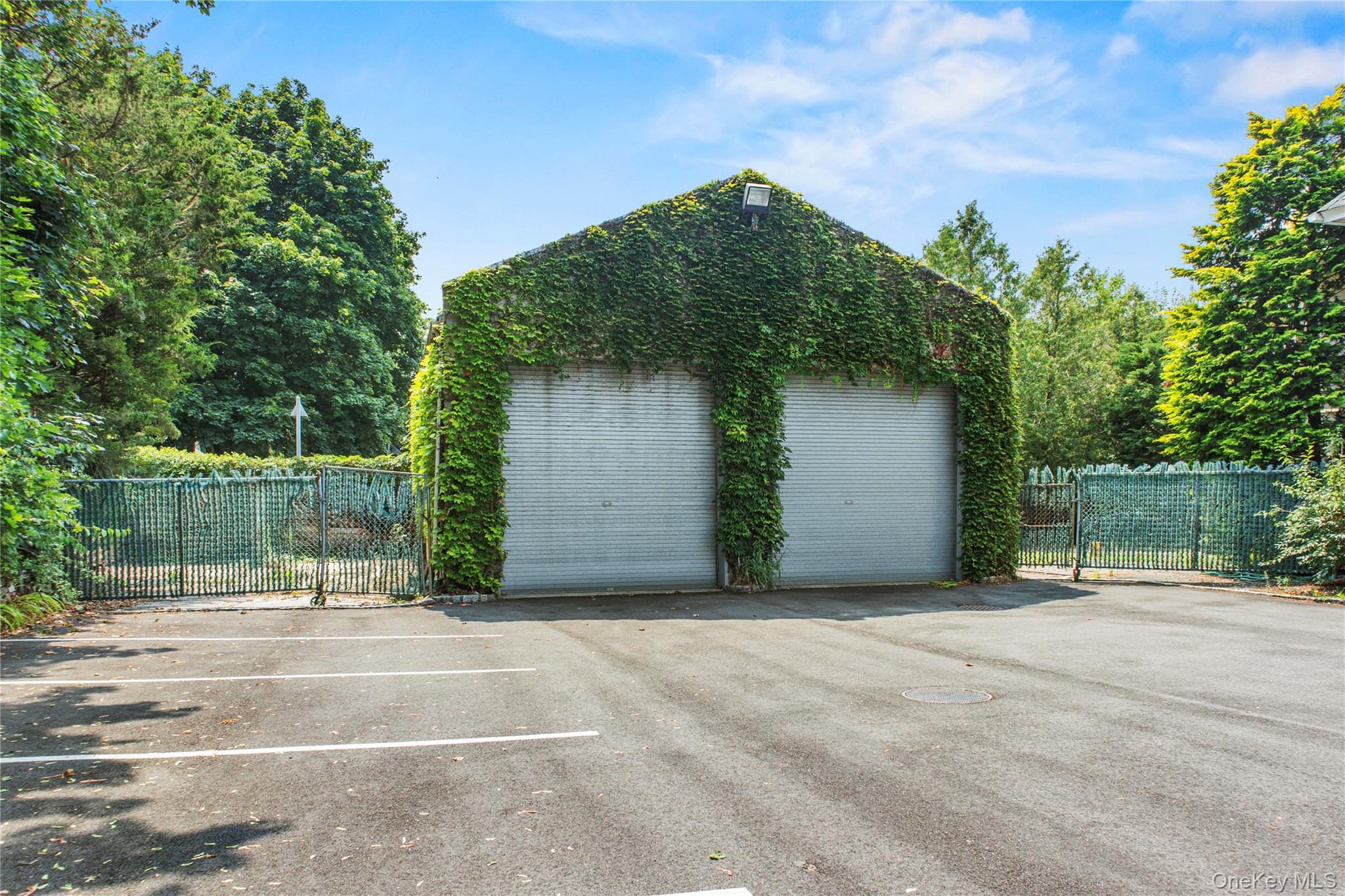 #1 photo, 708 Glen Cove Avenue, ナッソー郡 Glen Head , NY 11545