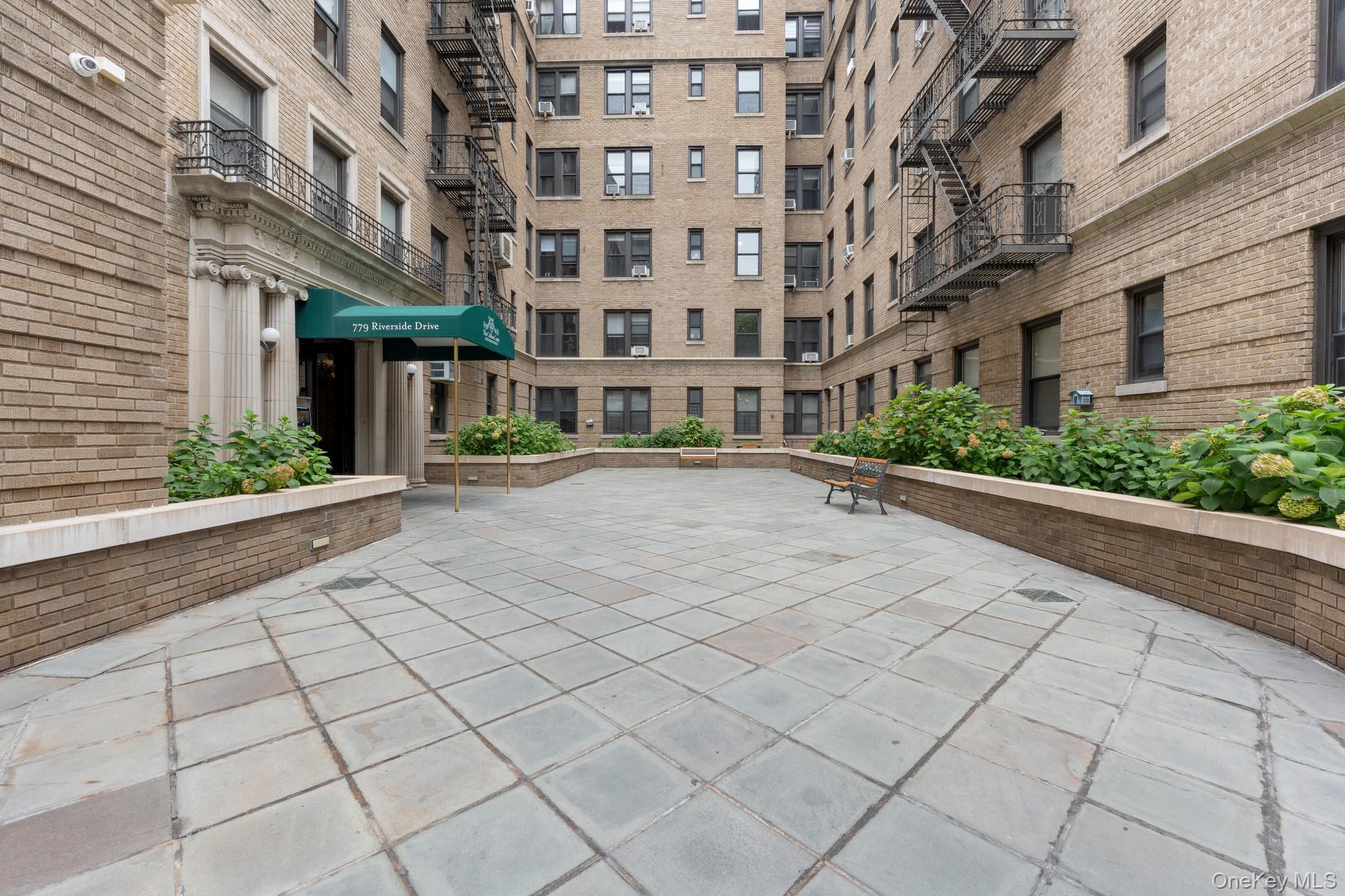 #1 photo, 779 Riverside Drive, New York (Manhattan) , NY 10032