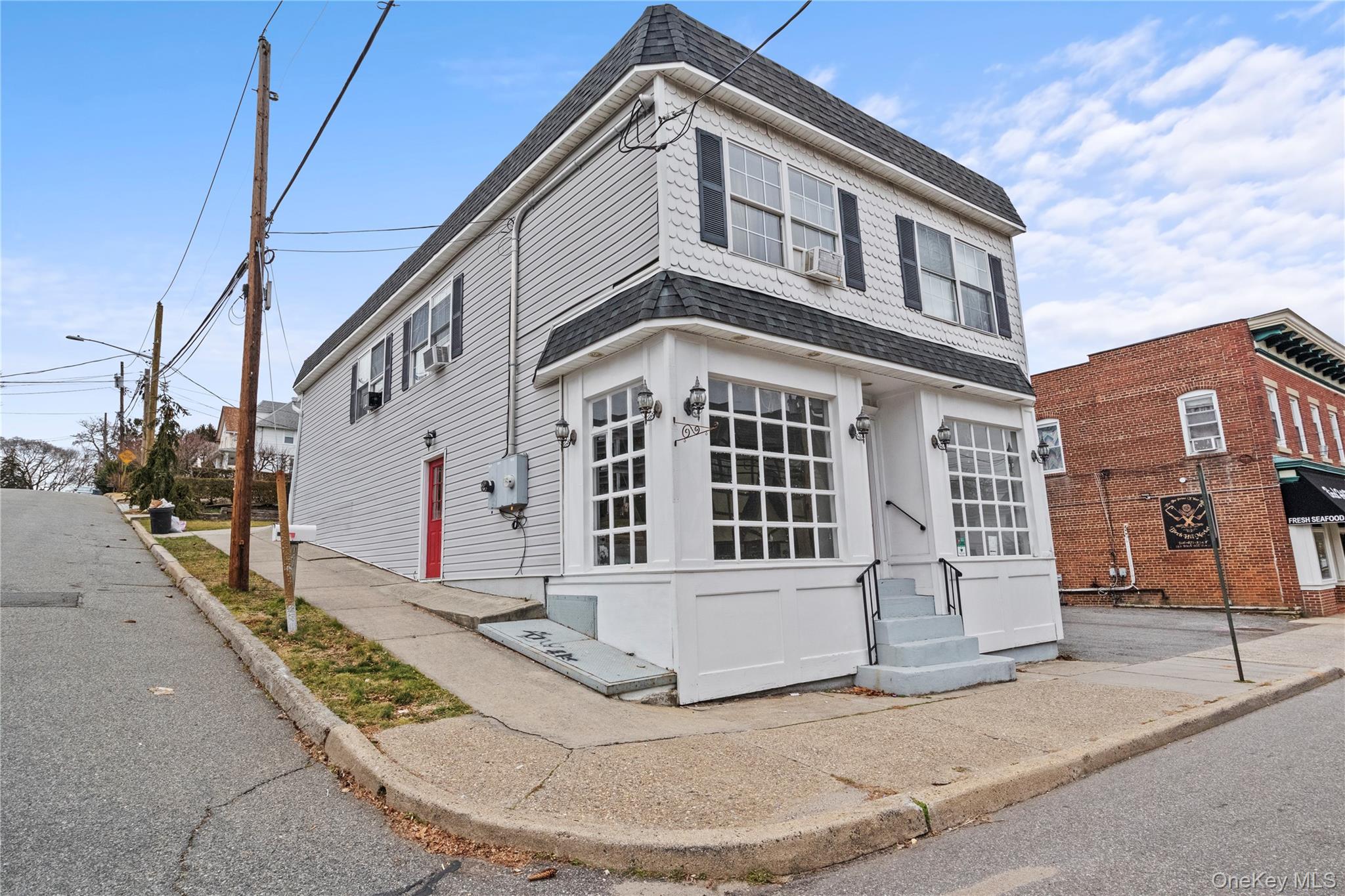 #1 photo, 141 Birch Hill Road, Locust Valley , NY 11560