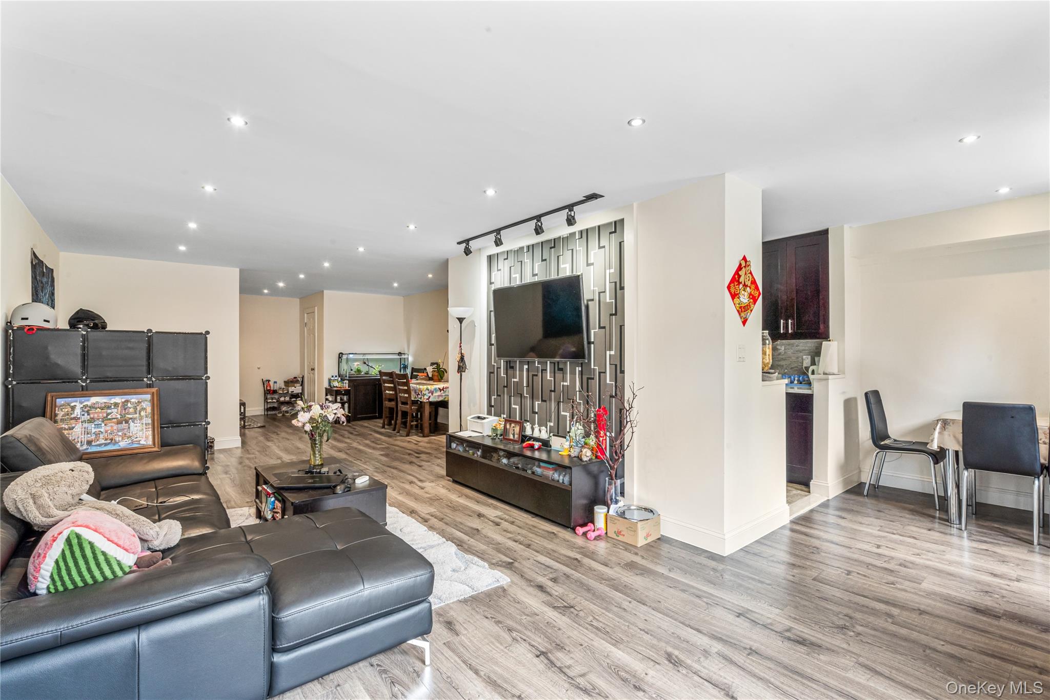 #10 photo, 99-11 60th Avenue, クイーンズ区 Corona , NY 11368