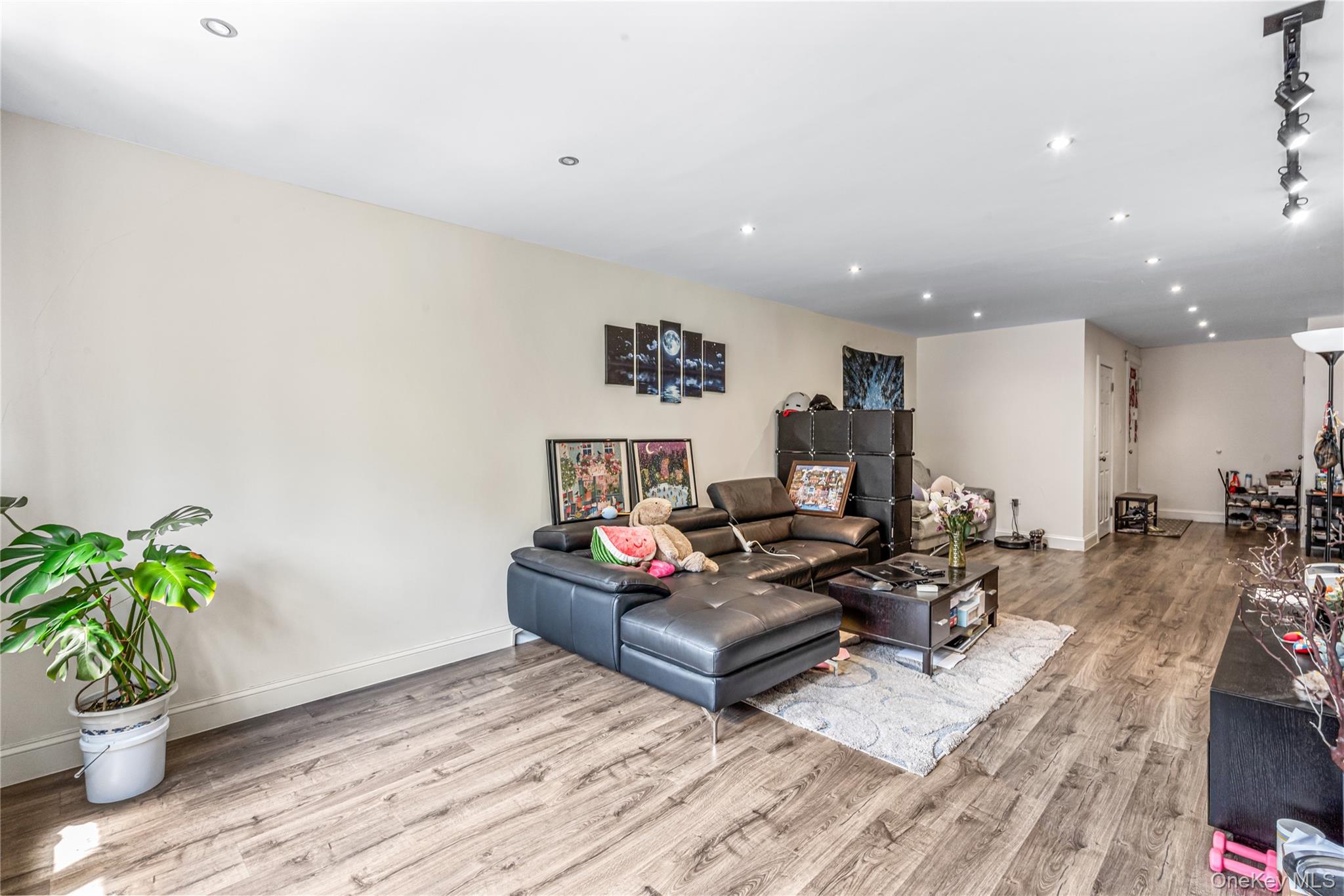 #12 photo, 99-11 60th Avenue, クイーンズ区 Corona , NY 11368