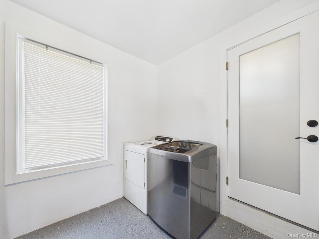 #11 photo, 279 Commack Road, Shirley , NY 11967