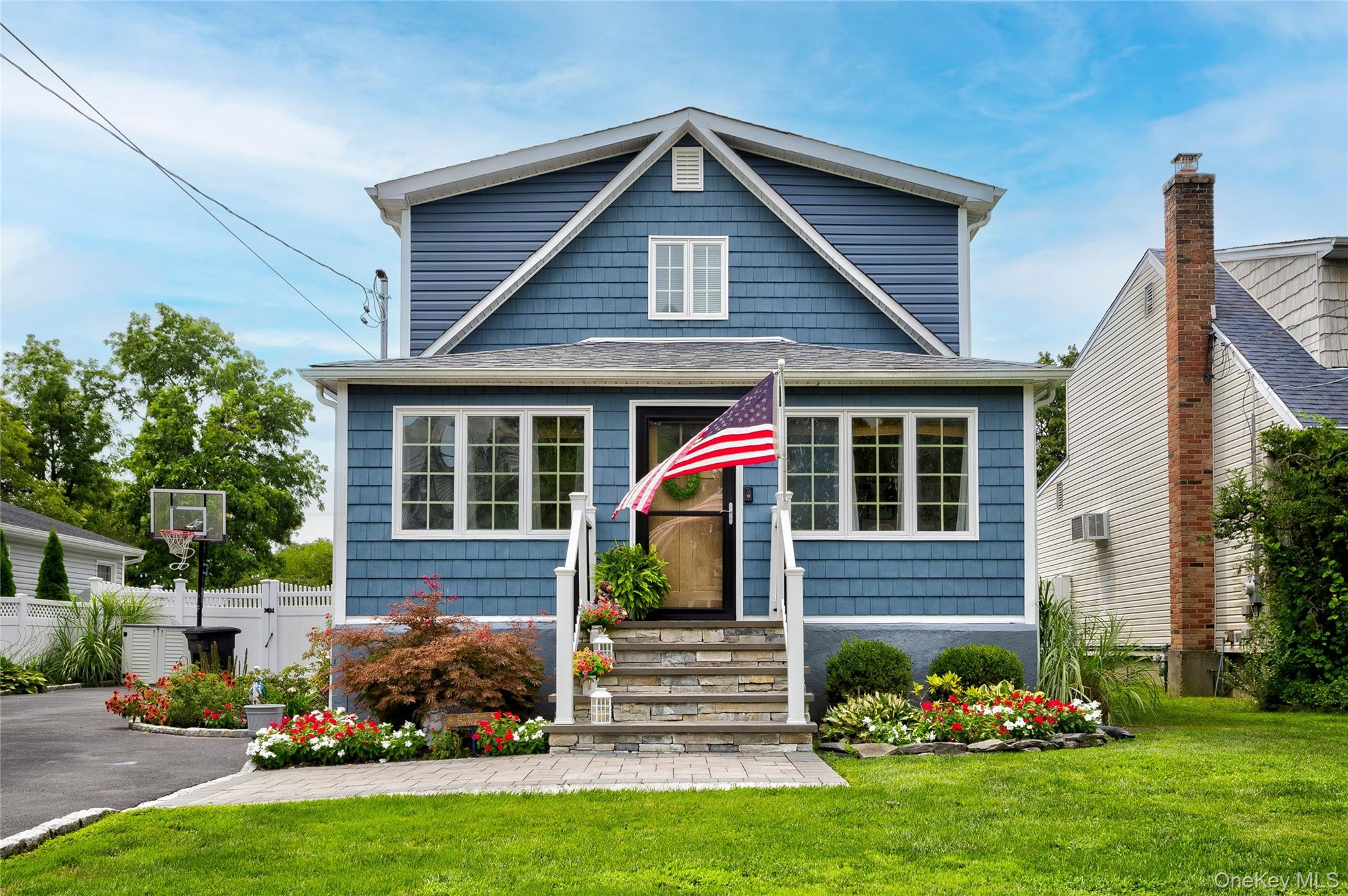 #1 photo, 253 4th Street, East Northport , NY 11731