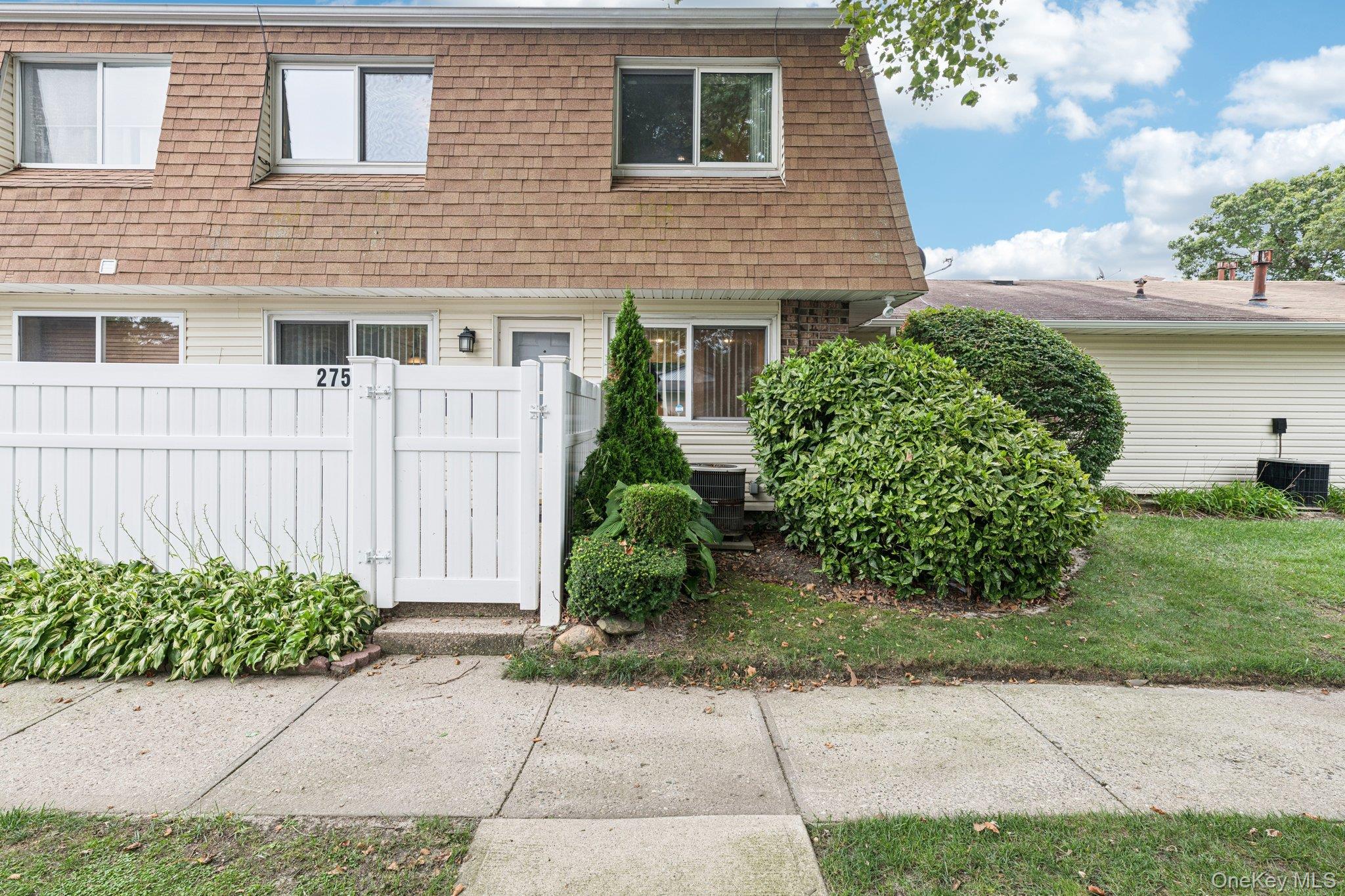 #1 photo, 275 Storm Drive, Holtsville , NY 11742