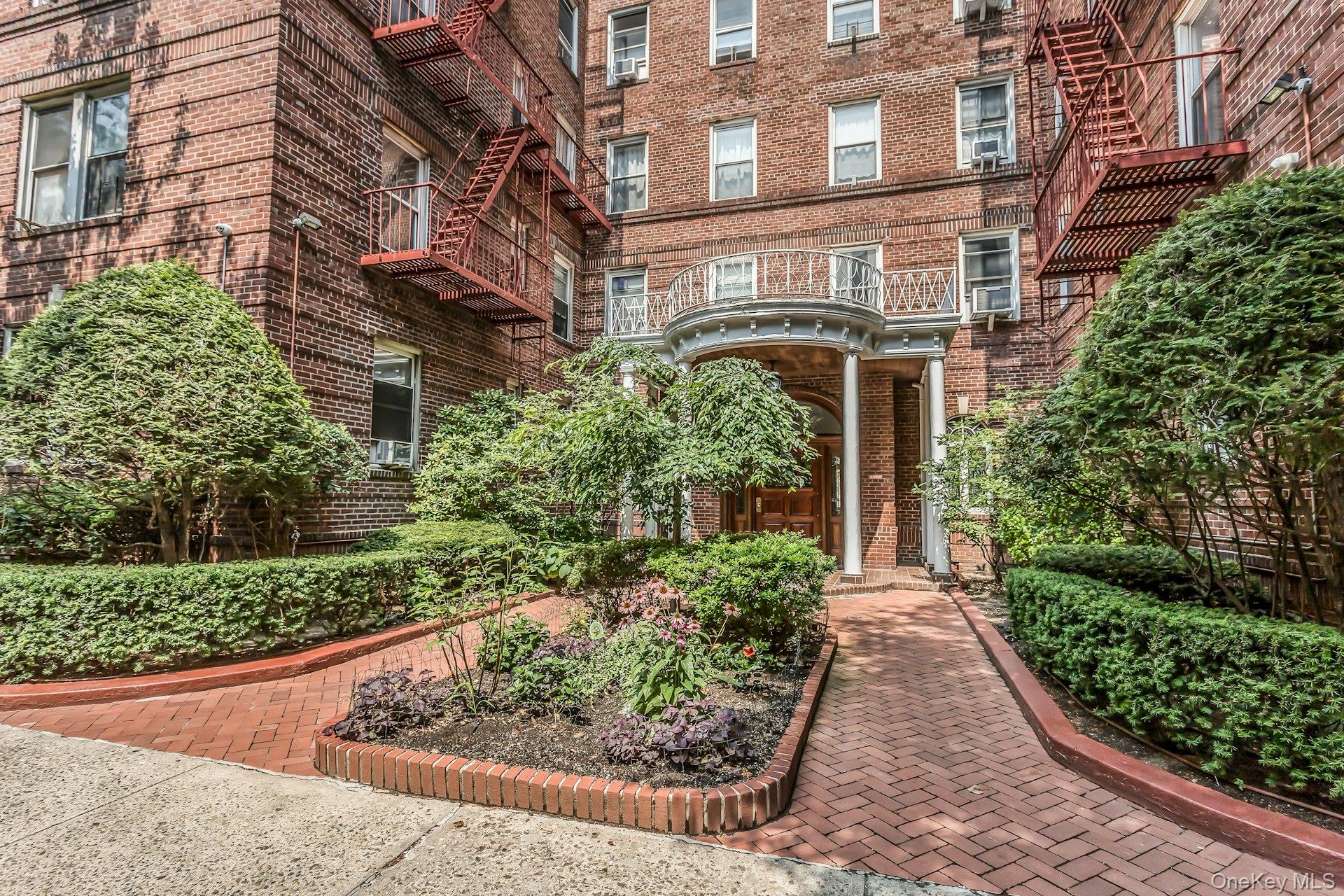 #1 photo, 111-39 76 Road, クイーンズ区 Forest Hills , NY 11375