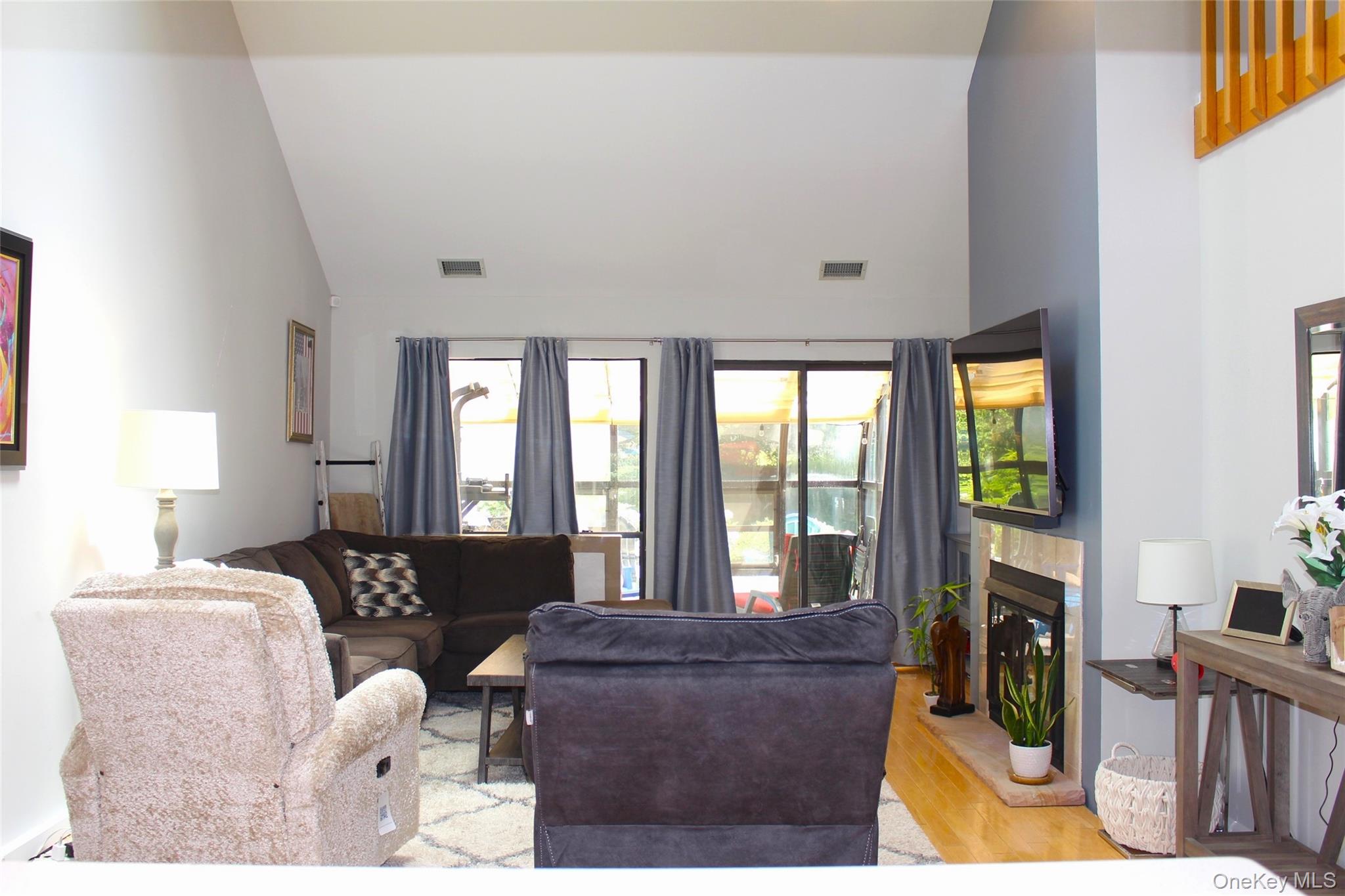 #10 photo, 2 Rose Court, サフォーク郡 East Islip , NY 11730