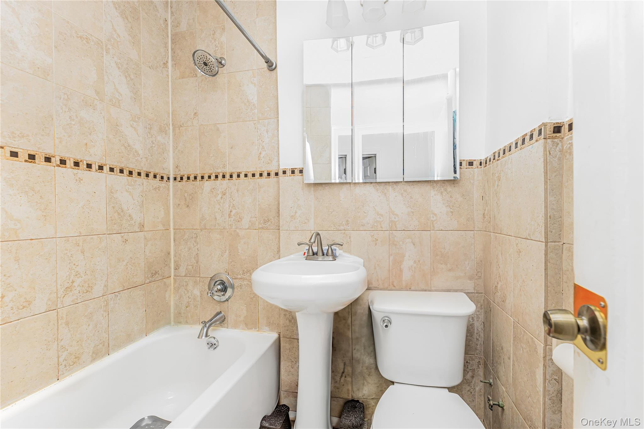 #10 photo, 426 Calhoun Avenue, Bronx , NY 10465