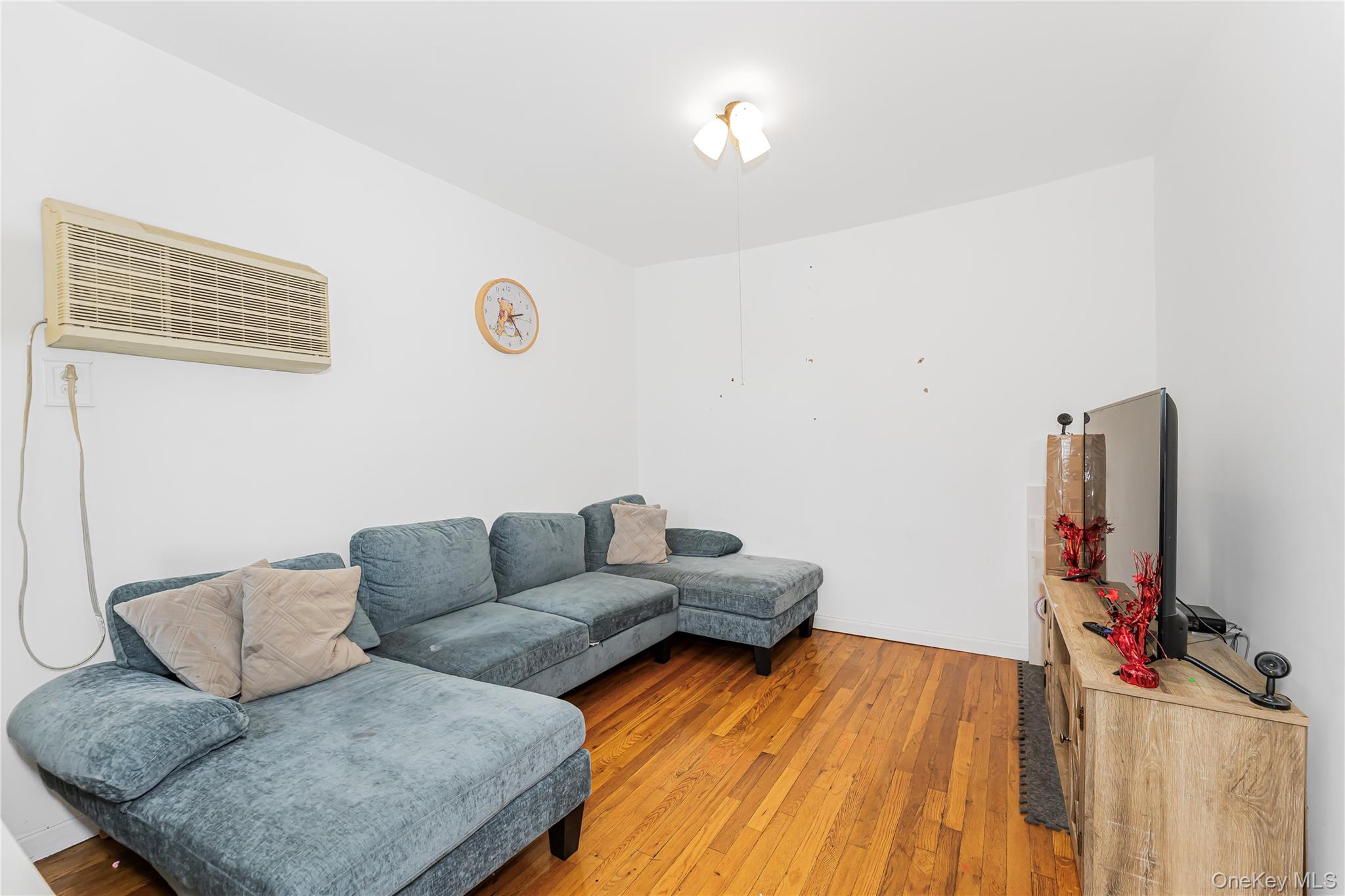 #3 photo, 426 Calhoun Avenue, Bronx , NY 10465