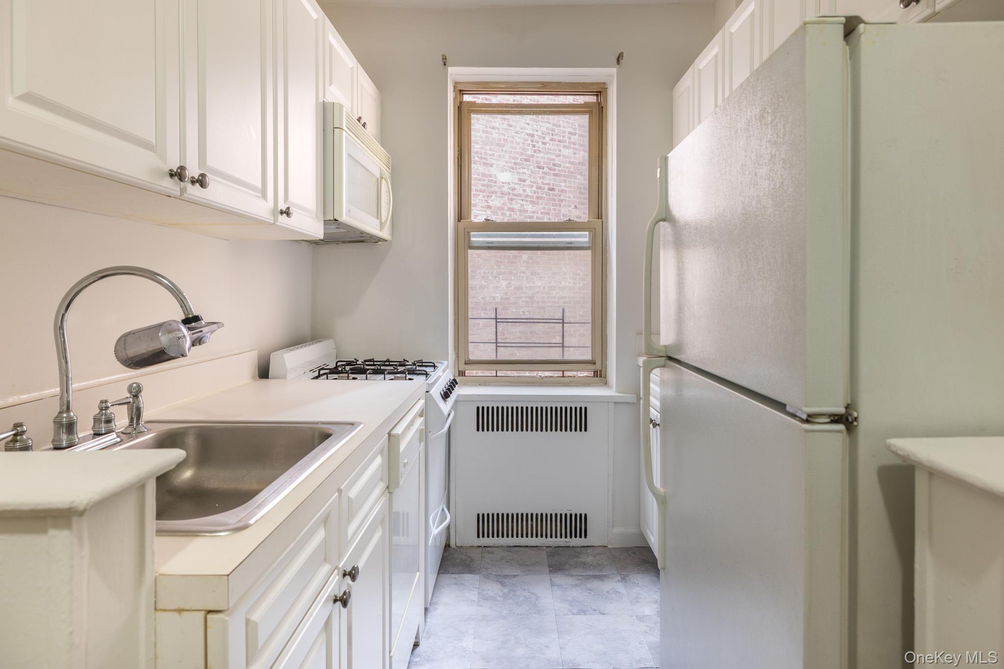 #13 photo, 2190 Boston Road, ブロンクス区 Bronx , NY 10462