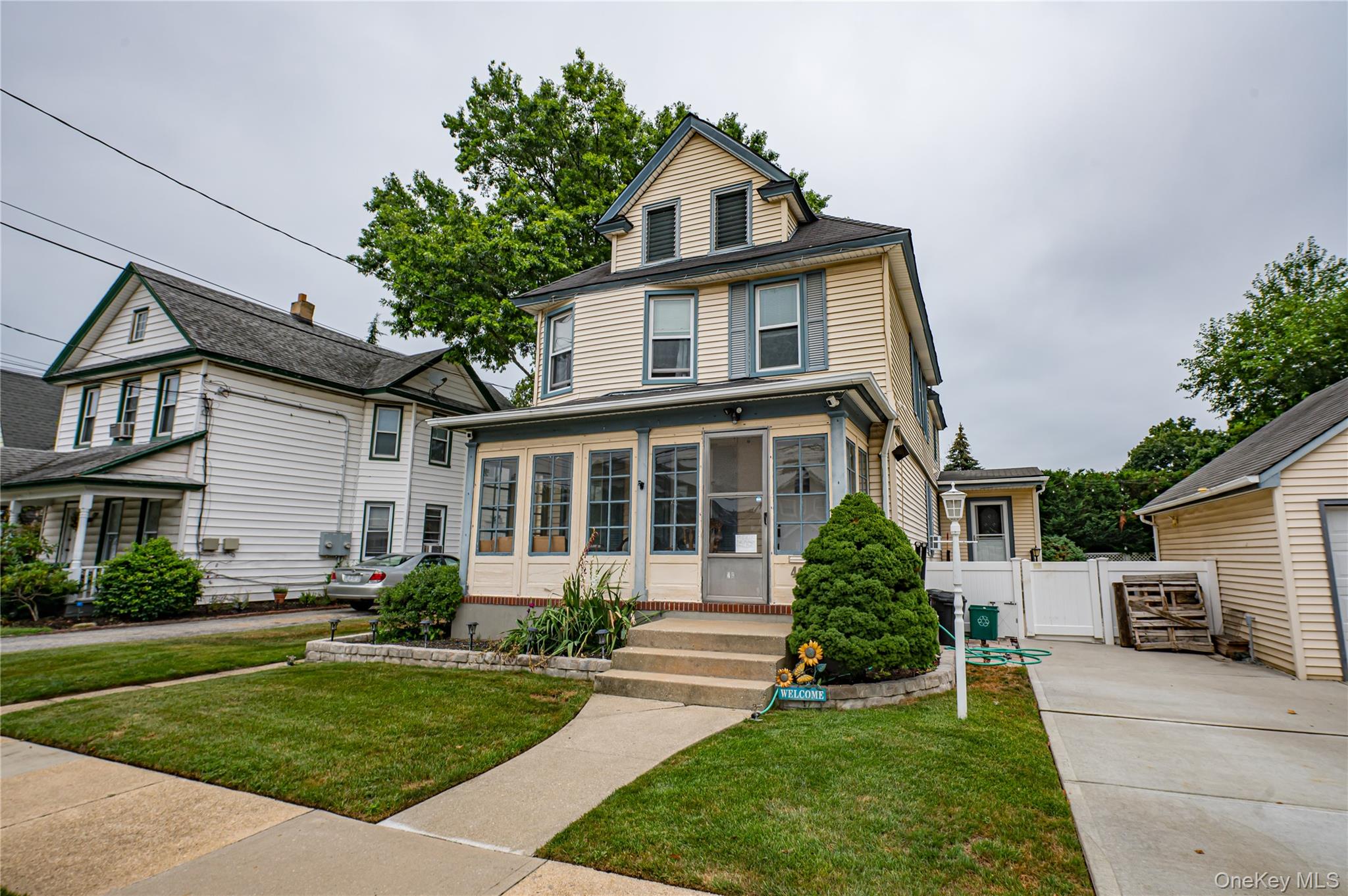 #1 photo, 46 Lakewood Boulevard, Lynbrook , NY 11563