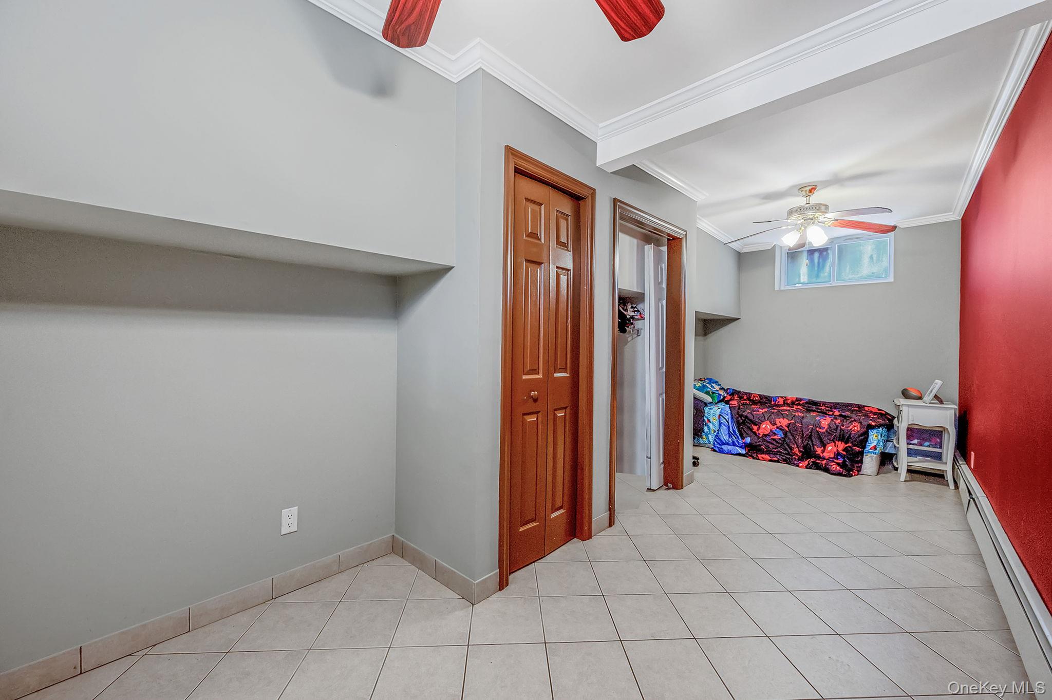 #15 photo, 557 Newbridge Road, ナッソー郡 East Meadow , NY 11554