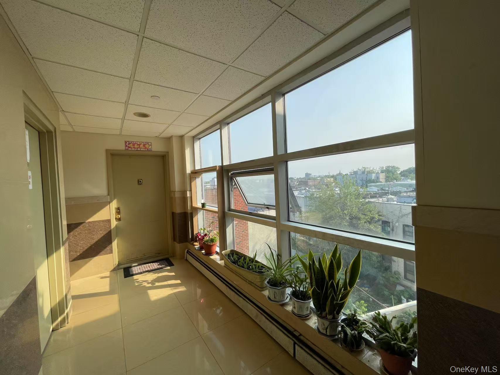 #4 photo, 4048 97th Street, クイーンズ区 Corona , NY 11368