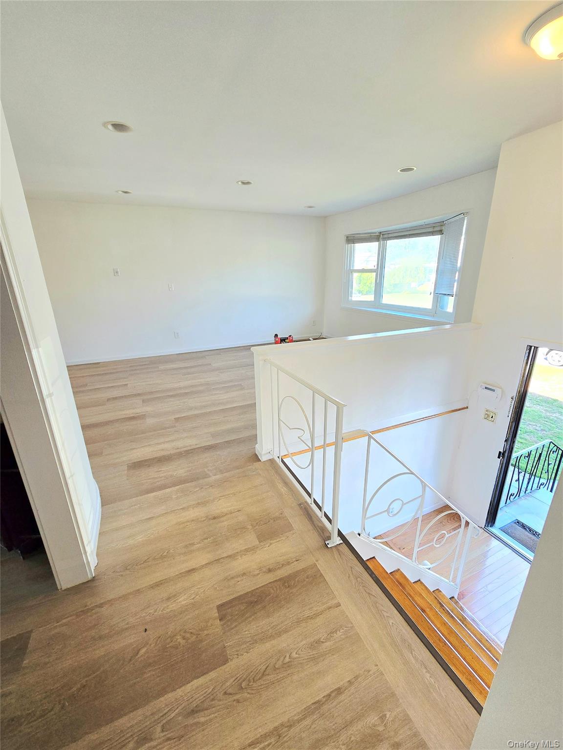 #4 photo, 118 Wright Avenue, サフォーク郡 Deer Park , NY 11729