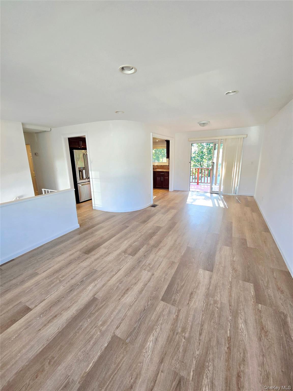 #5 photo, 118 Wright Avenue, サフォーク郡 Deer Park , NY 11729