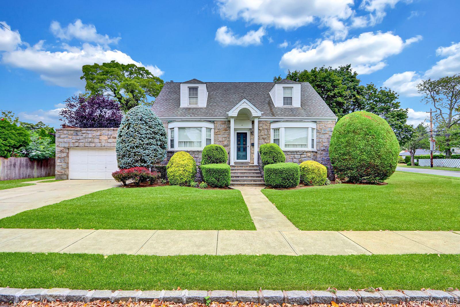 #1 photo, 4 Doncaster Road, Malverne , NY 11565