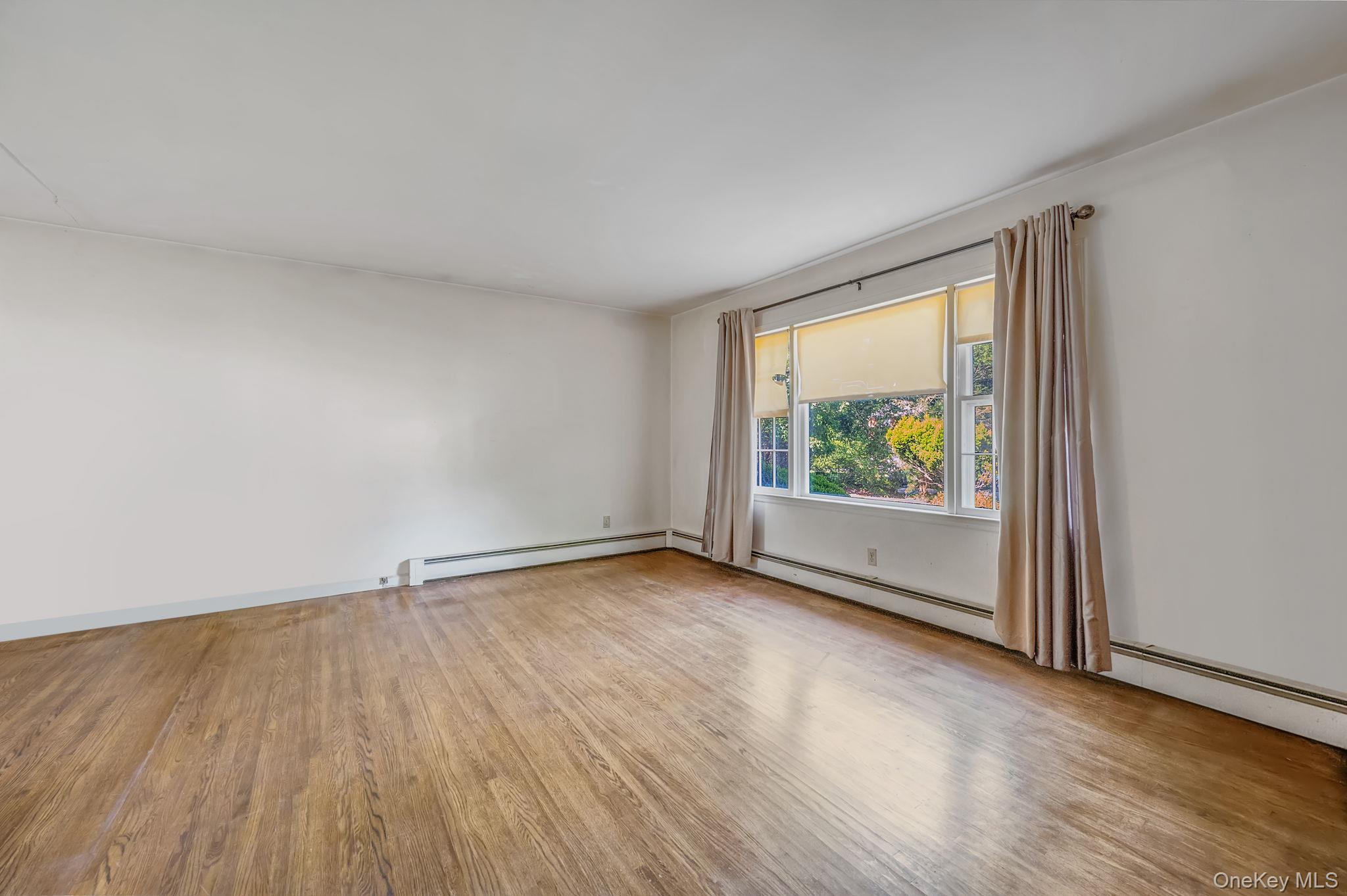 #5 photo, 11 Easterly Road, Hampton Bays , NY 11946