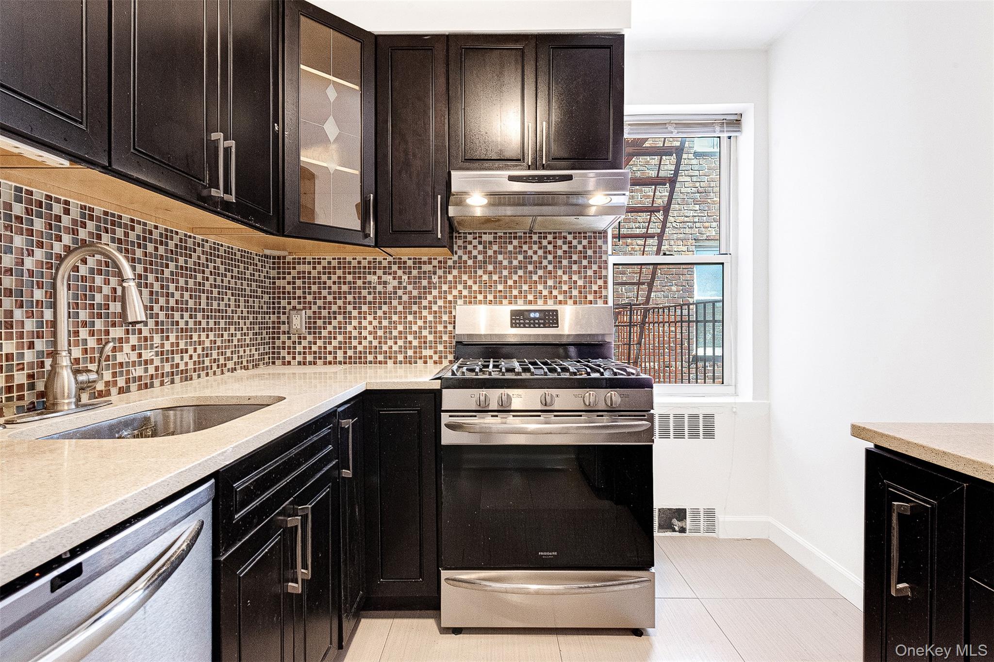 #10 photo, 67-38 108 Street, クイーンズ区 Forest Hills , NY 11375