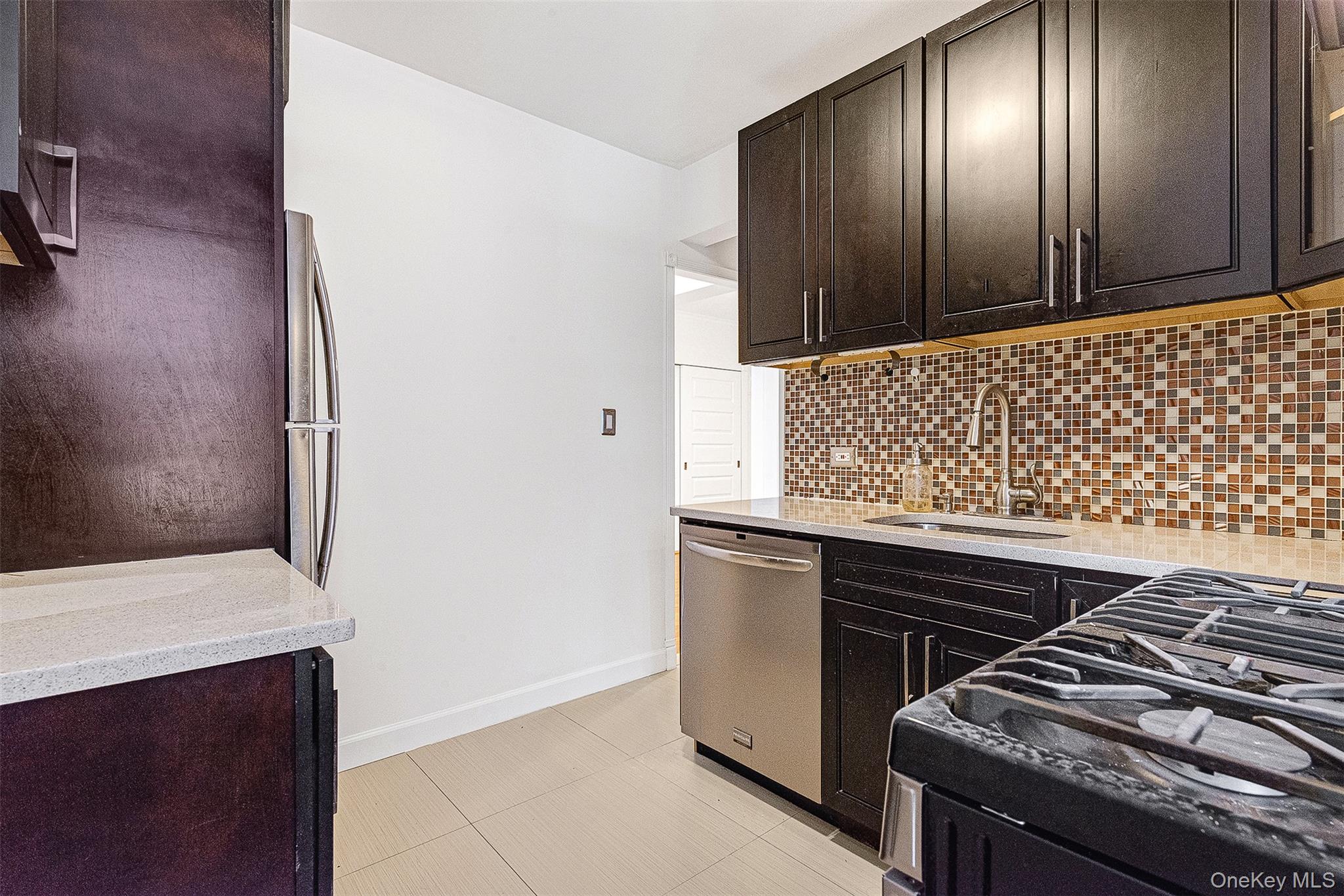 #12 photo, 67-38 108 Street, クイーンズ区 Forest Hills , NY 11375