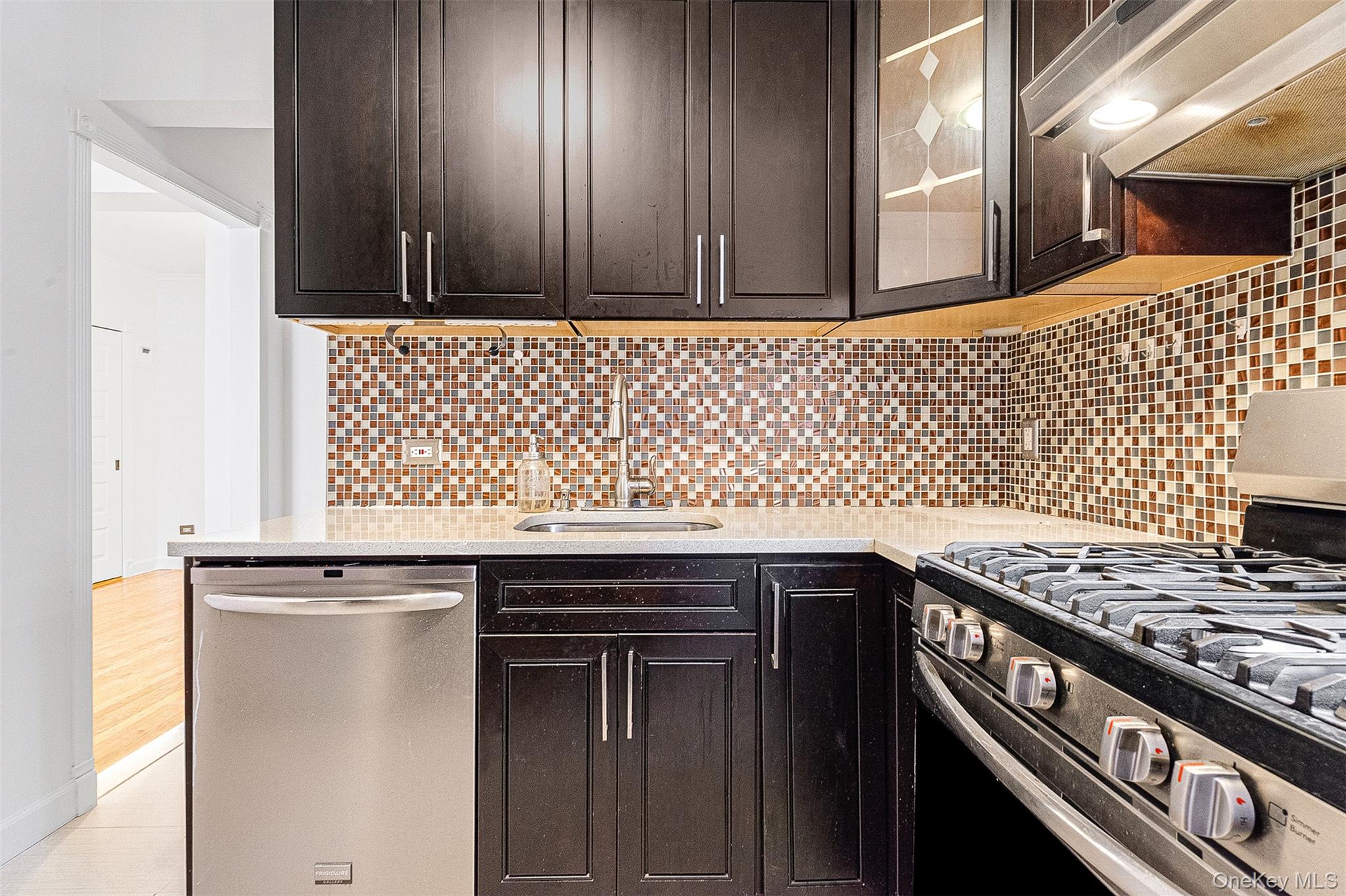 #13 photo, 67-38 108 Street, クイーンズ区 Forest Hills , NY 11375