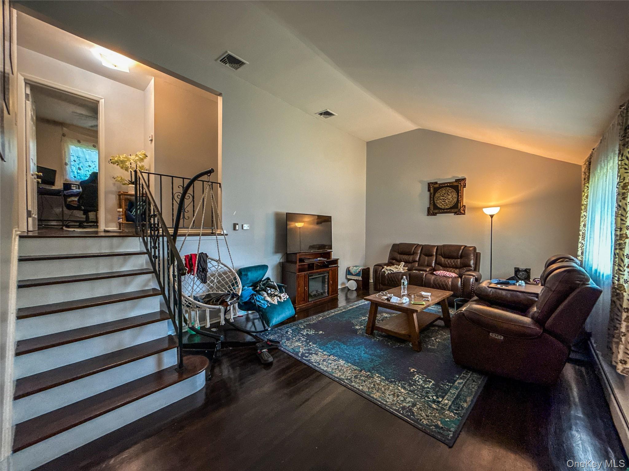 #1 photo, 63 Waterbury Parkway, Cortlandt Manor , NY 10567