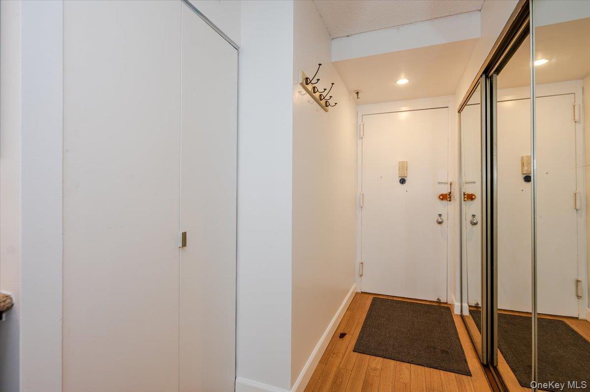 #2 photo, 730 W Broadway, ナッソー郡 Long Beach , NY 11561