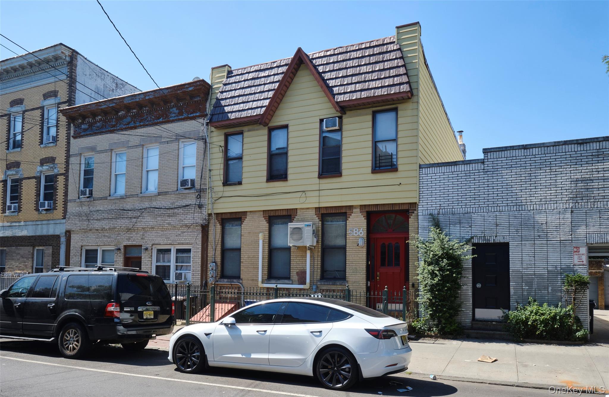 #1 photo, 586 Onderdonk Avenue, 皇后區 瑞吉屋 Ridgewood , NY 11385