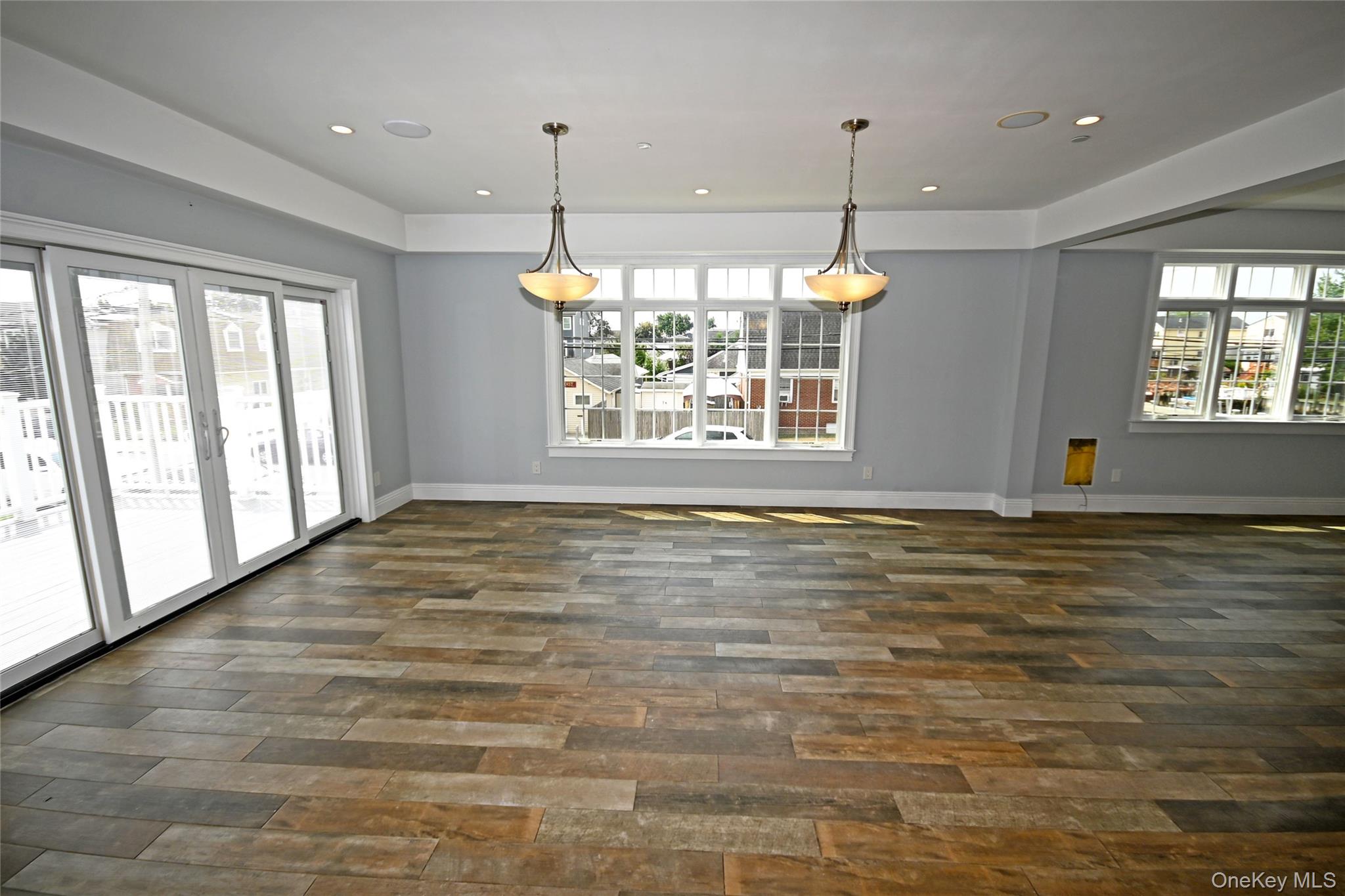 #20 photo, 7 East Boulevard, ナッソー郡 East Rockaway , NY 11518