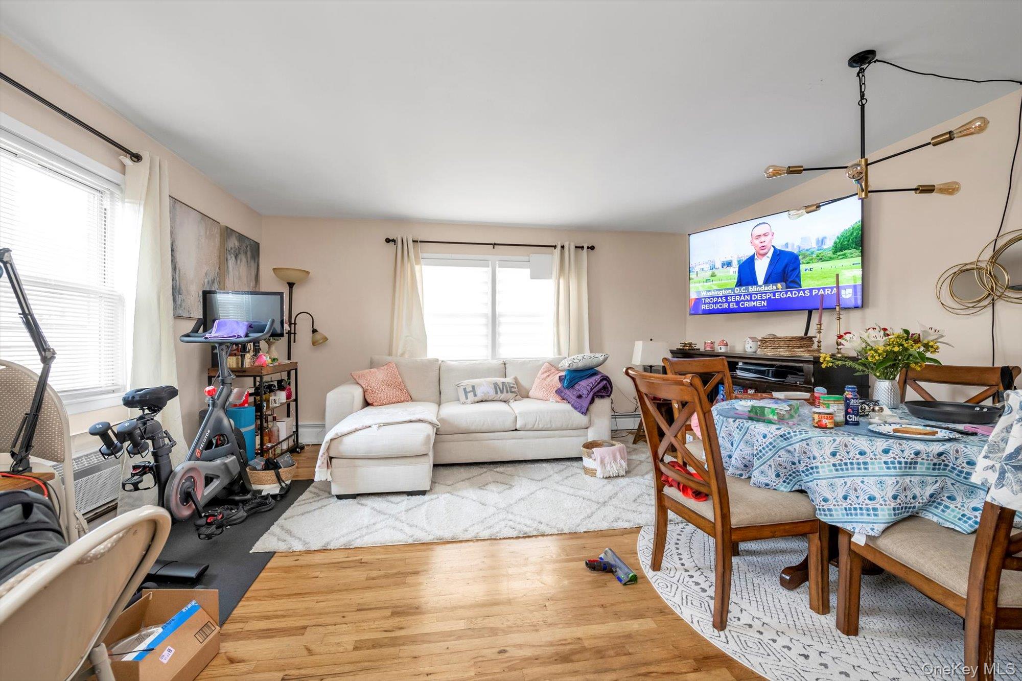 #5 photo, 6126 164 St, クイーンズ区 Fresh Meadows , NY 11365