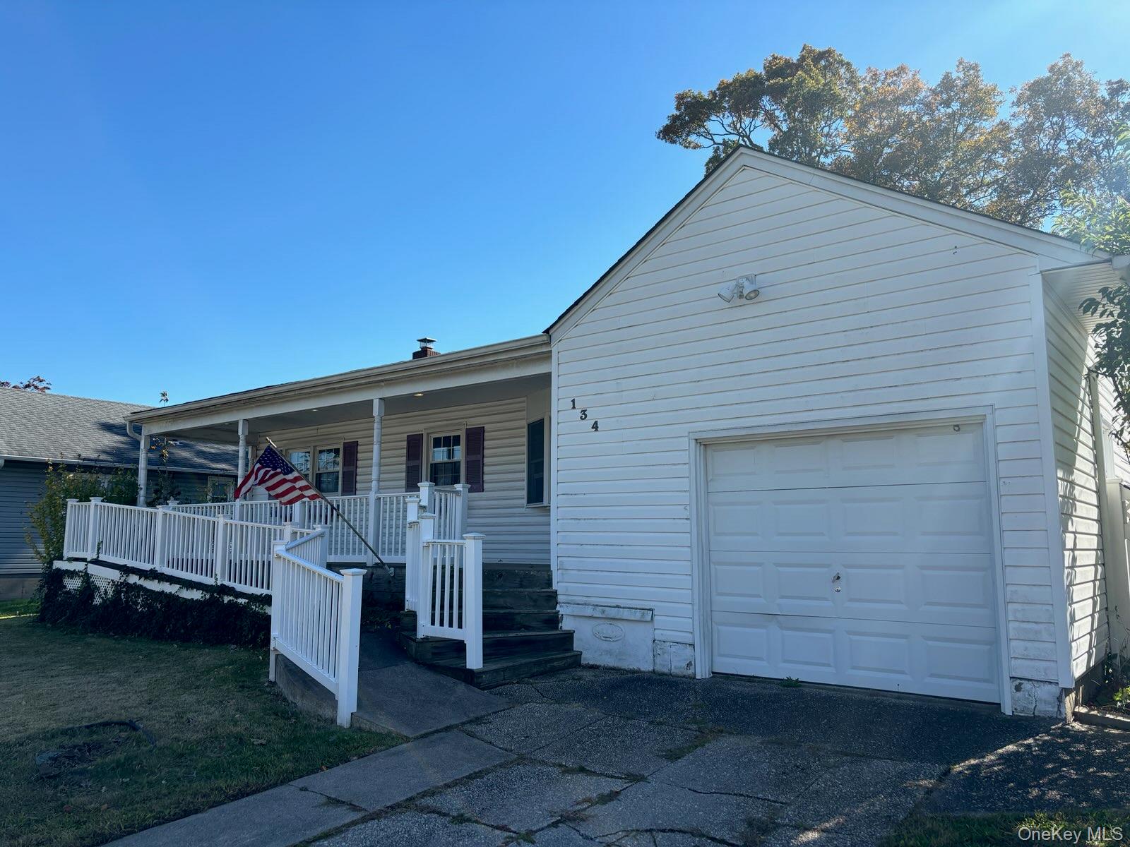 #2 photo, 134 Veronica Lane, North Babylon , NY 11703