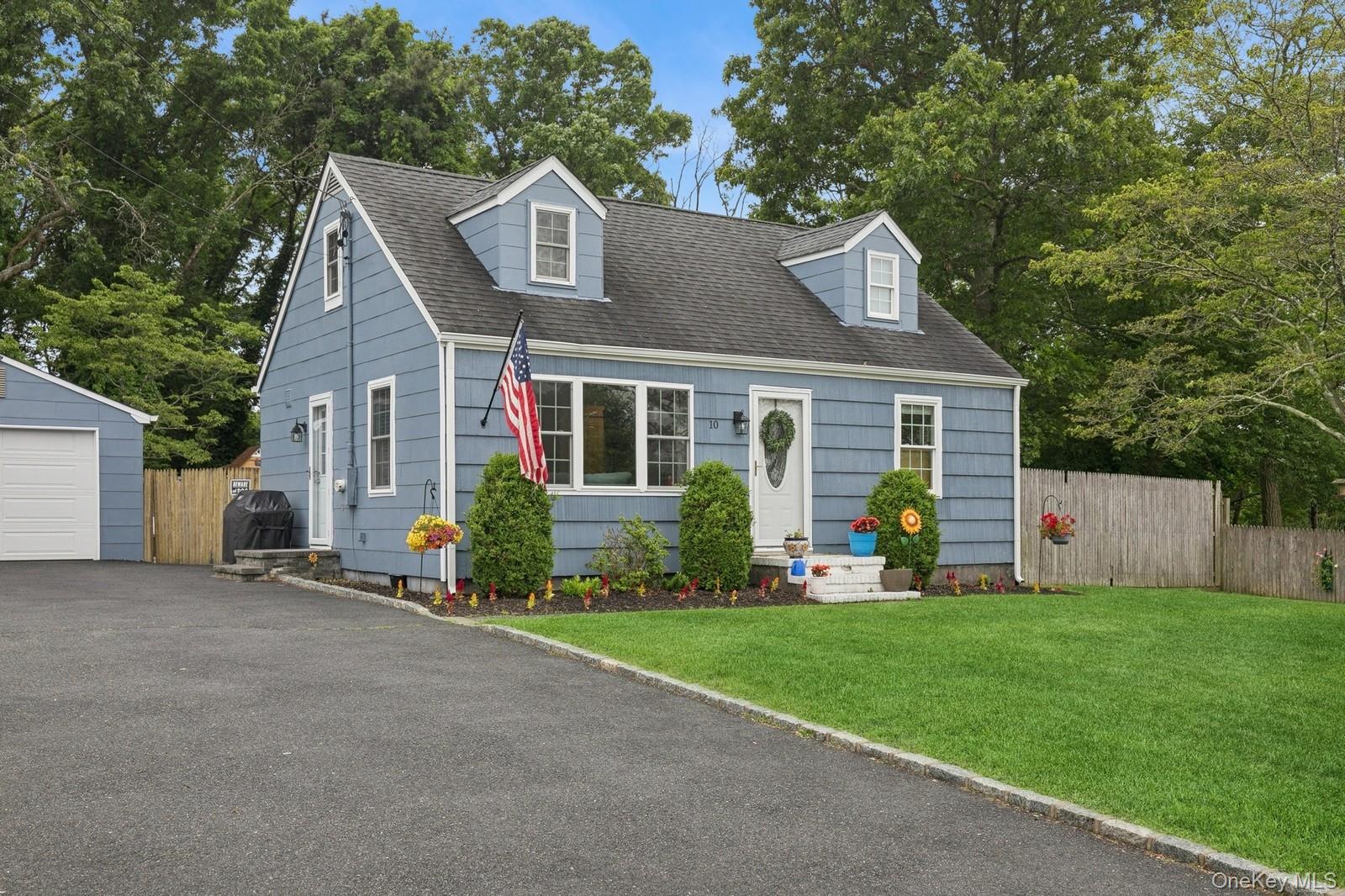 #1 photo, 10 Elm Street, East Patchogue , NY 11772