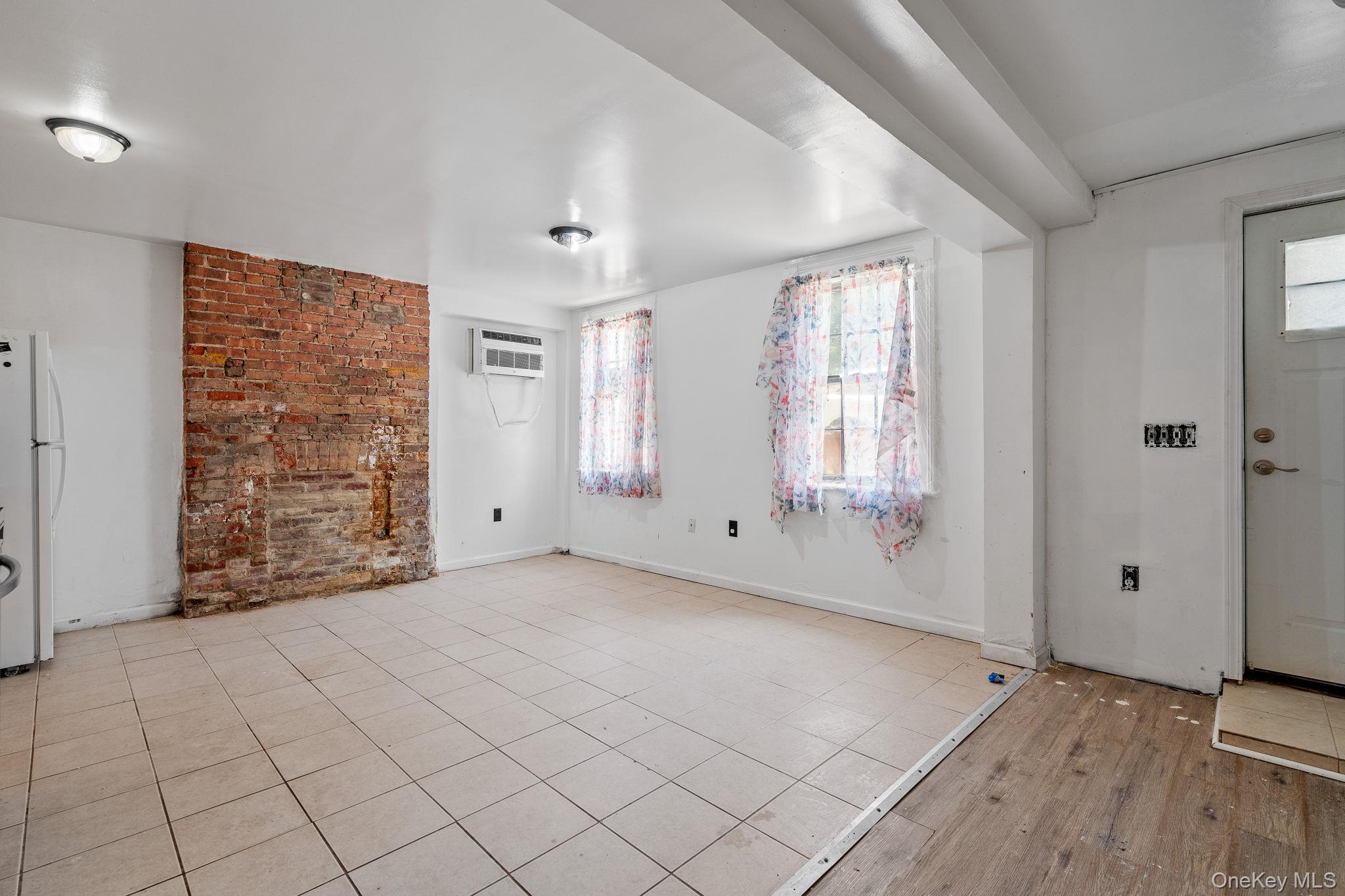 #4 photo, 160 Lander Street, Newburgh , NY 12550