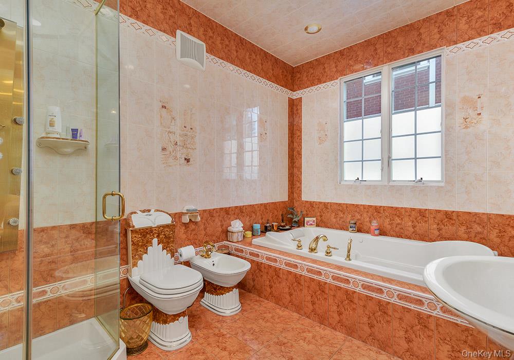 #12 photo, 17624 Kildare Road, クイーンズ区 Jamaica Estates , NY 11432