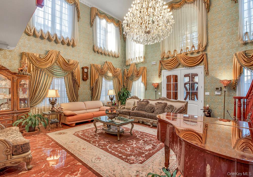 #2 photo, 17624 Kildare Road, クイーンズ区 Jamaica Estates , NY 11432